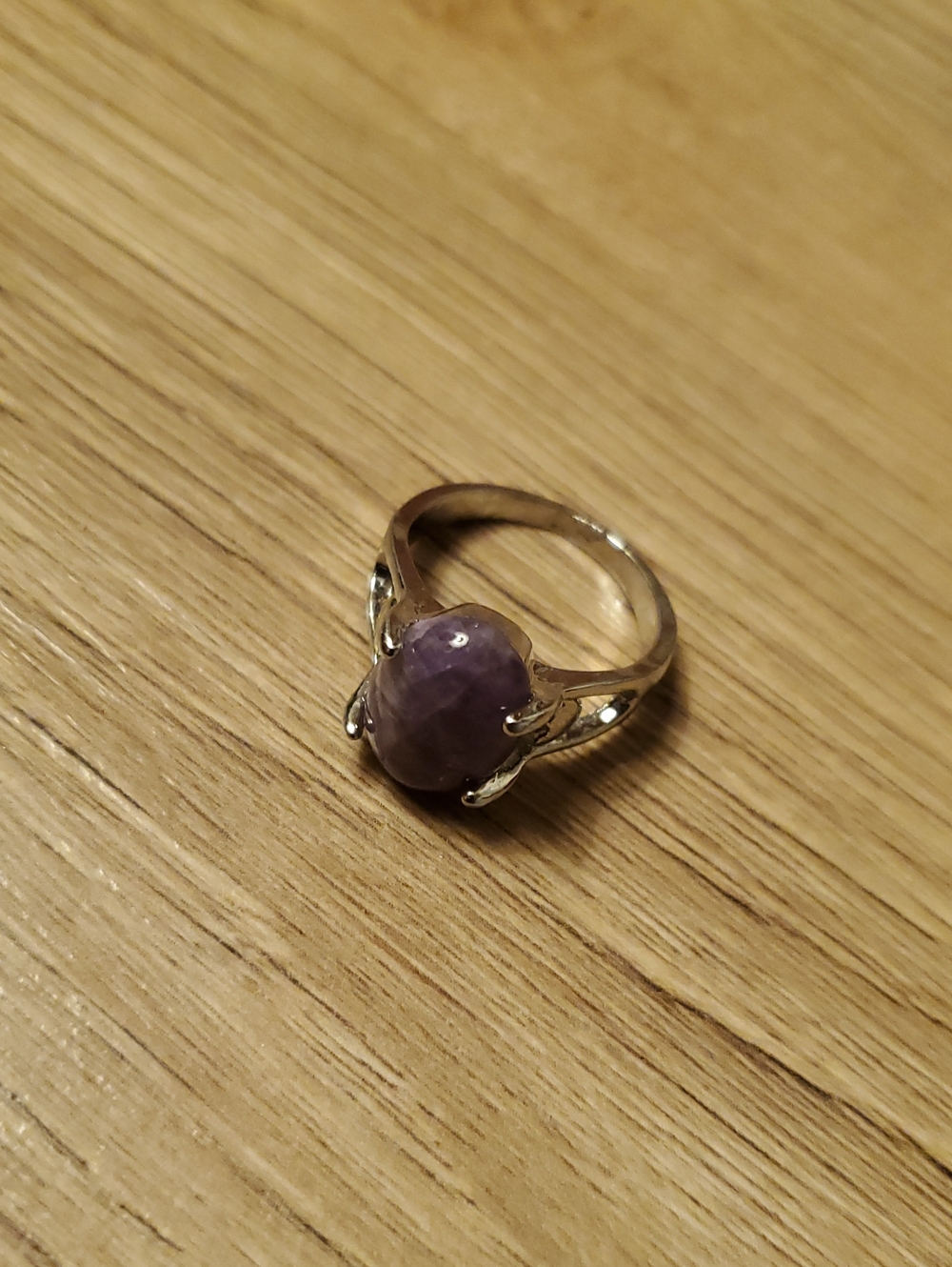 Silver Ring with Amethyst Stone - Elegant Women's Jewelry Size 9